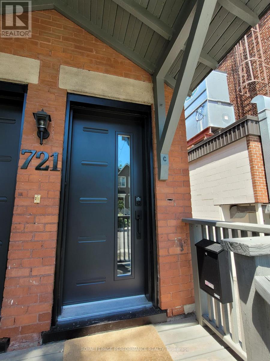 721 C Cooper Street, Ottawa, Ontario  K1R 5J5 - Photo 3 - X13555350