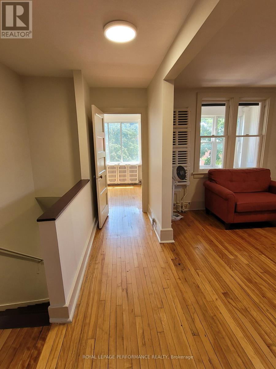 721 C Cooper Street, Ottawa, Ontario  K1R 5J5 - Photo 4 - X13555350