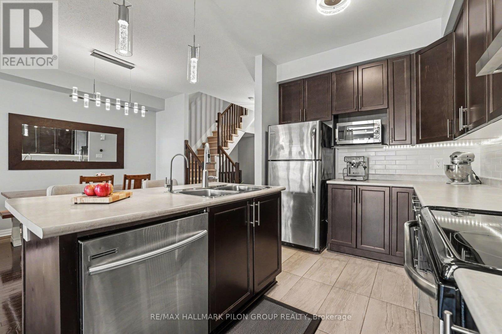 673 Spring Valley Drive, Ottawa, Ontario  K1W 0C7 - Photo 5 - X13555446