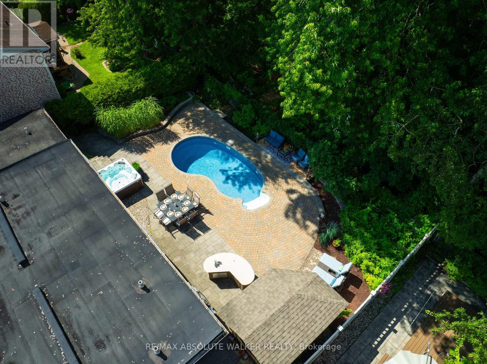 535 Buchanan Crescent, Ottawa, Ontario  K1J 7V2 - Photo 2 - X13555856