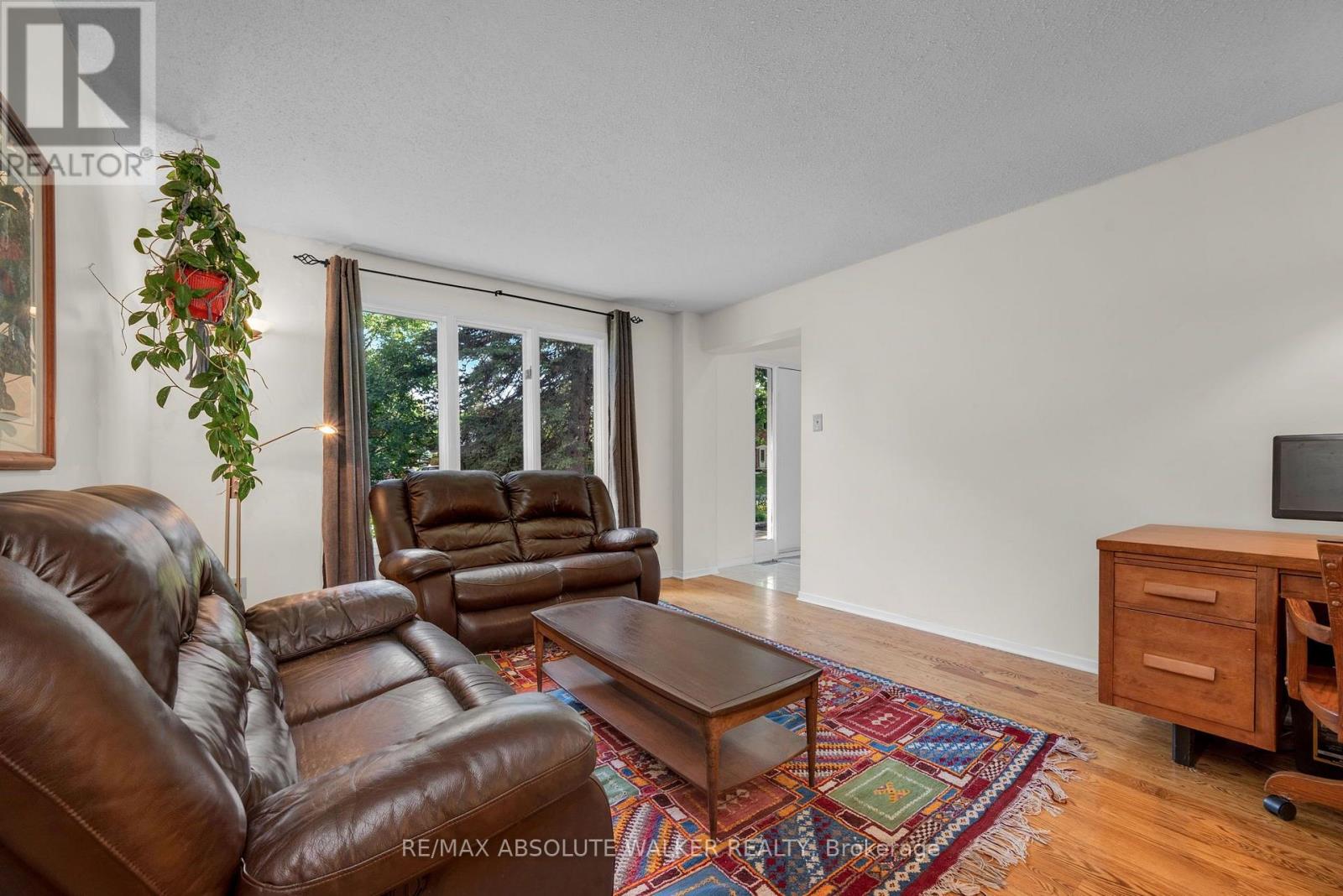 535 Buchanan Crescent, Ottawa, Ontario  K1J 7V2 - Photo 9 - X13555856