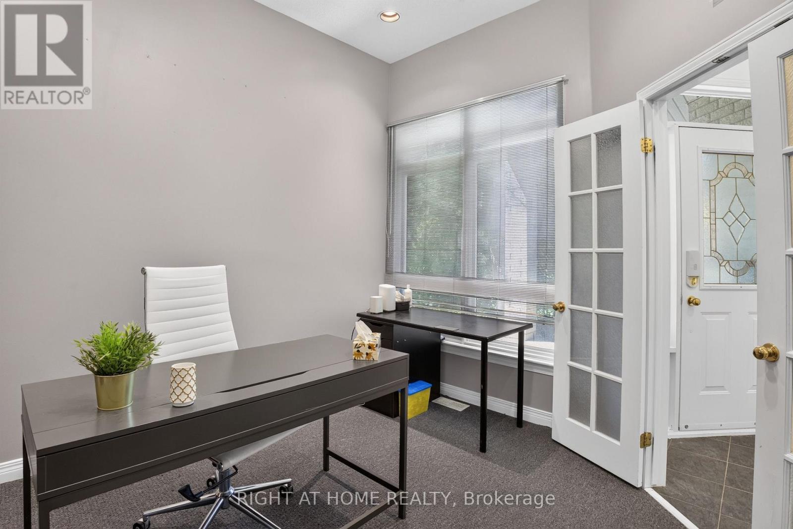 26 Evanshen Crescent, Ottawa, Ontario  K2K 2Z6 - Photo 2 - X13555860