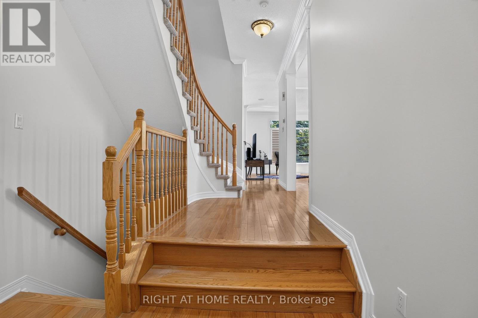 26 Evanshen Crescent, Ottawa, Ontario  K2K 2Z6 - Photo 5 - X13555860