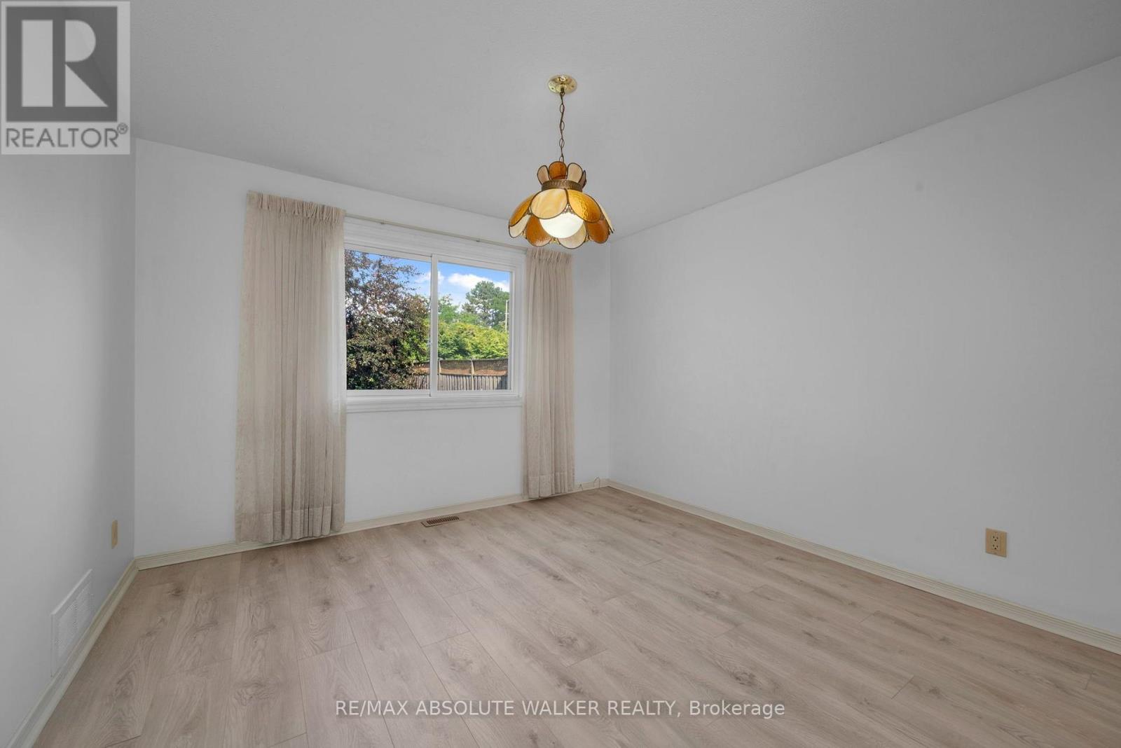 1889 Rosewind Court, Ottawa, Ontario  K1C 7E3 - Photo 11 - X13556122