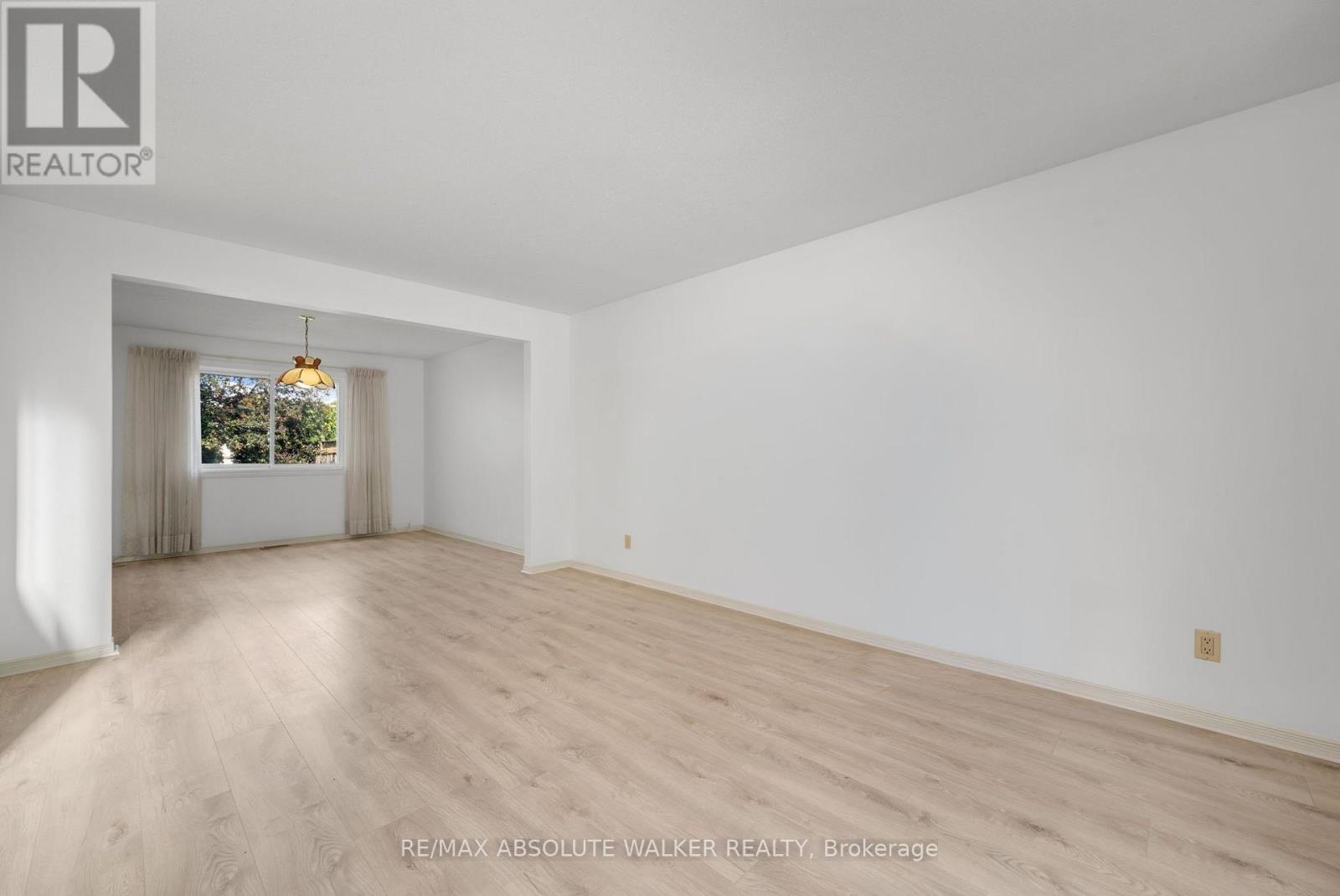 1889 Rosewind Court, Ottawa, Ontario  K1C 7E3 - Photo 7 - X13556122