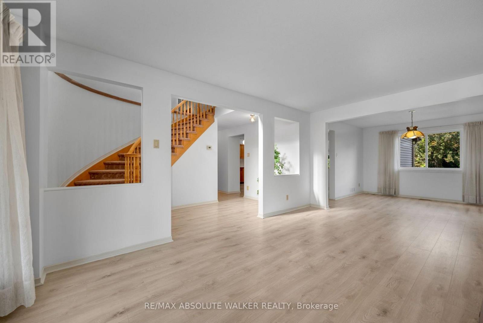 1889 Rosewind Court, Ottawa, Ontario  K1C 7E3 - Photo 8 - X13556122