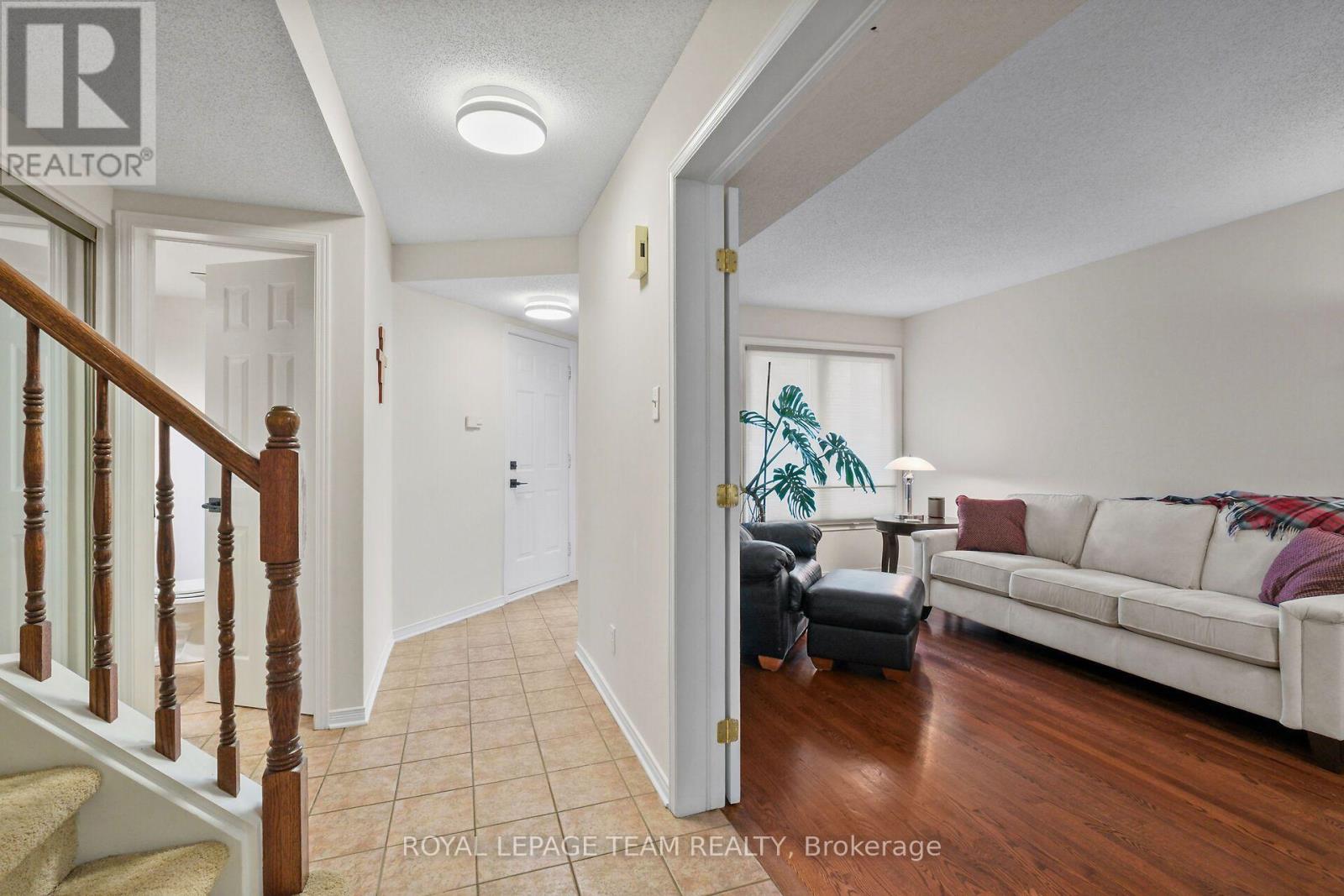 70 College Circle, Ottawa, Ontario  K1K 4R8 - Photo 6 - X13556176