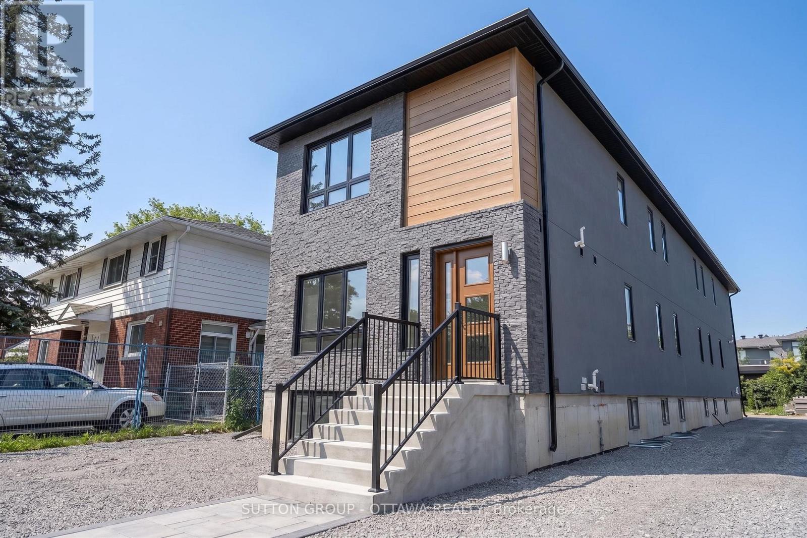 944 Woodroffe Avenue, Ottawa, Ontario  K2A 3R7 - Photo 1 - X13556210