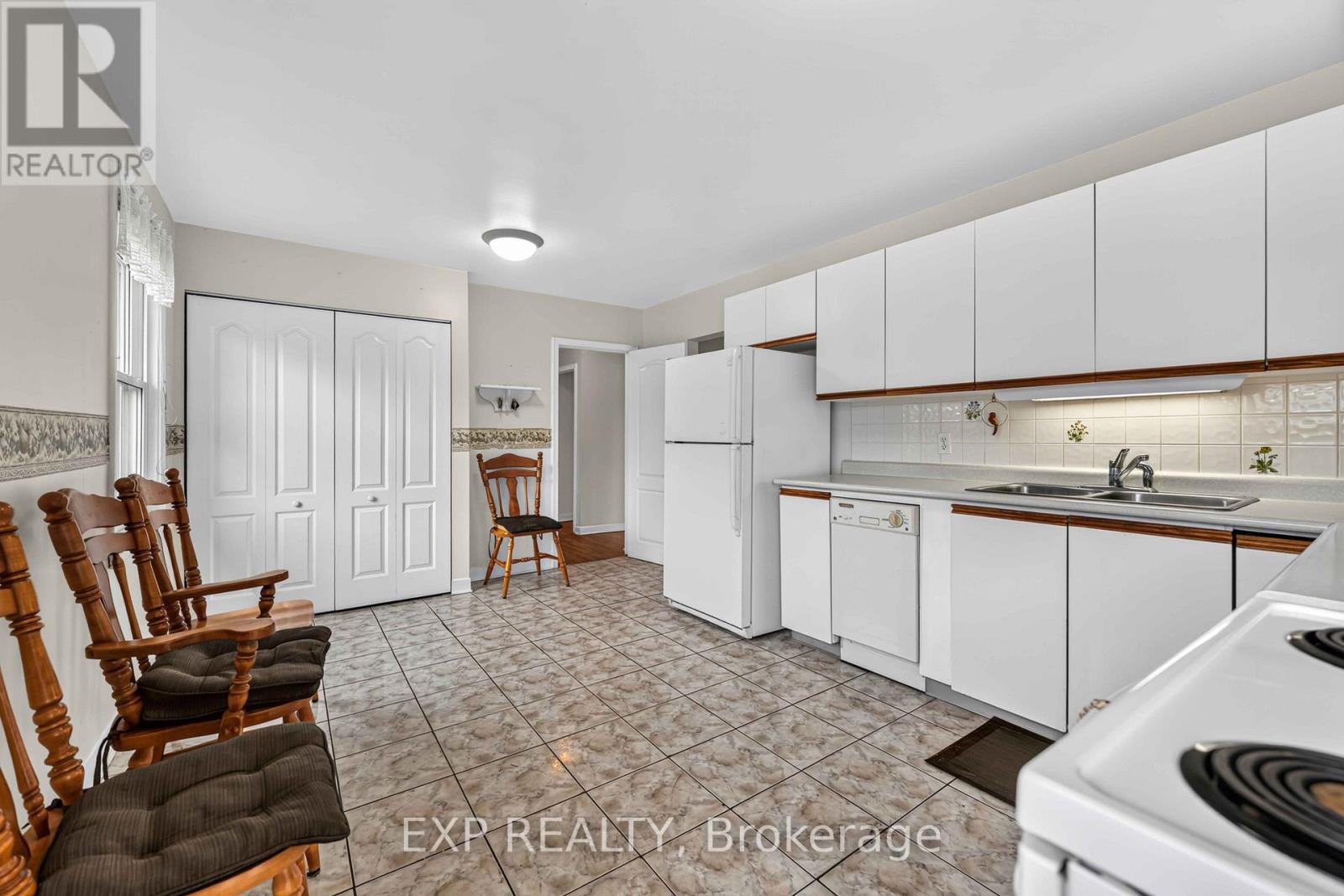 1613 Queensdale Avenue, Ottawa, Ontario  K1T 1J4 - Photo 10 - X13556216