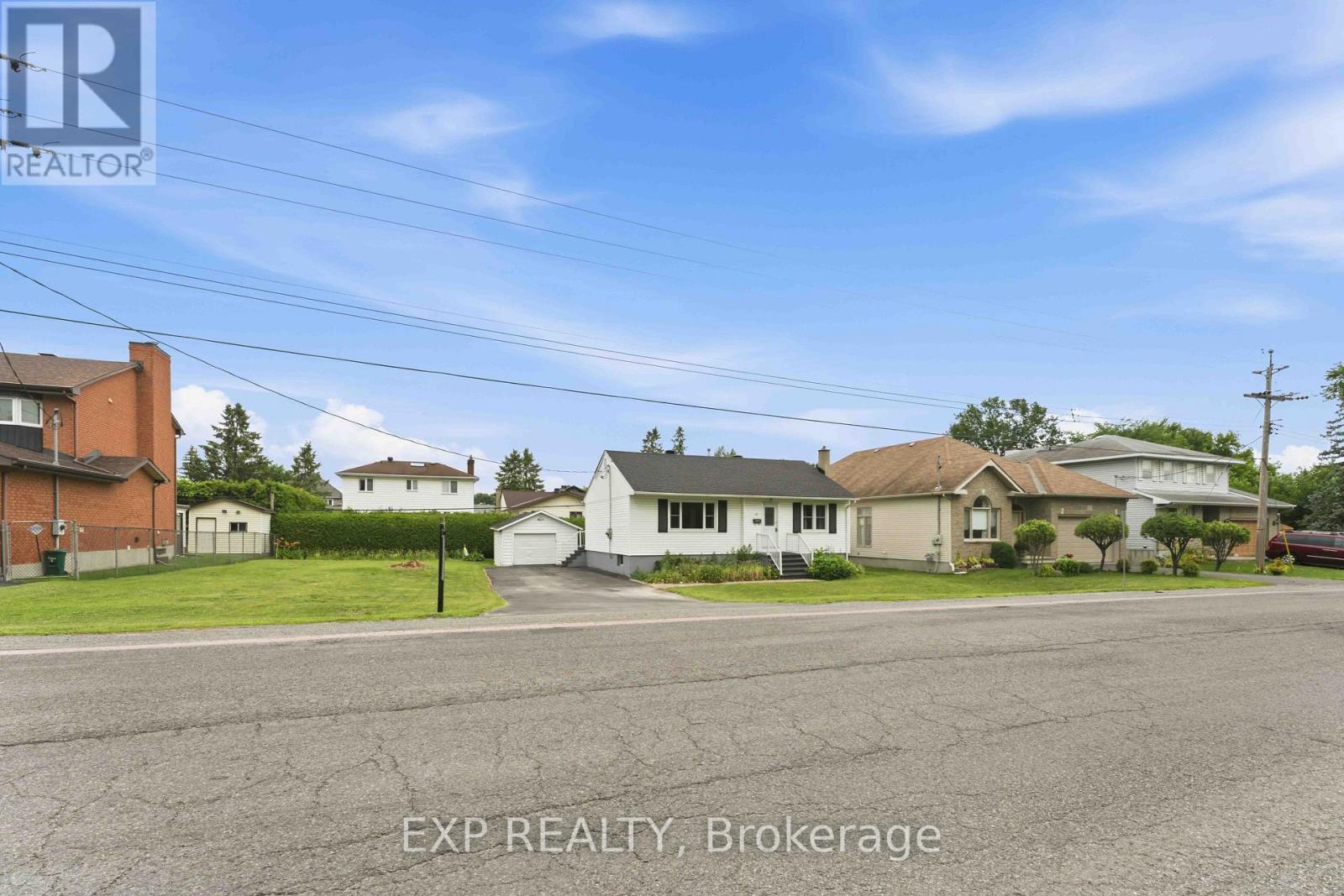 1613 Queensdale Avenue, Ottawa, Ontario  K1T 1J4 - Photo 3 - X13556216