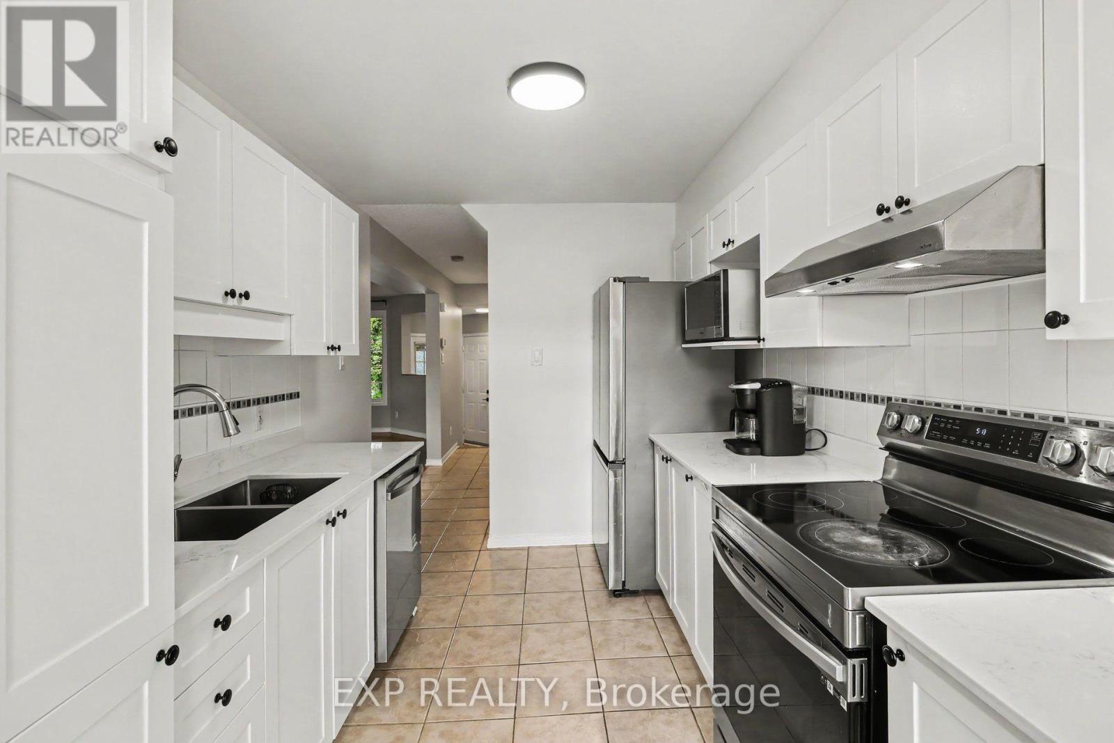 203 Duntroon Circle, Ottawa, Ontario  K1T 4C9 - Photo 10 - X13556326