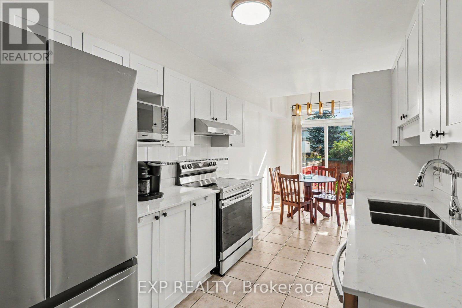 203 Duntroon Circle, Ottawa, Ontario  K1T 4C9 - Photo 12 - X13556326