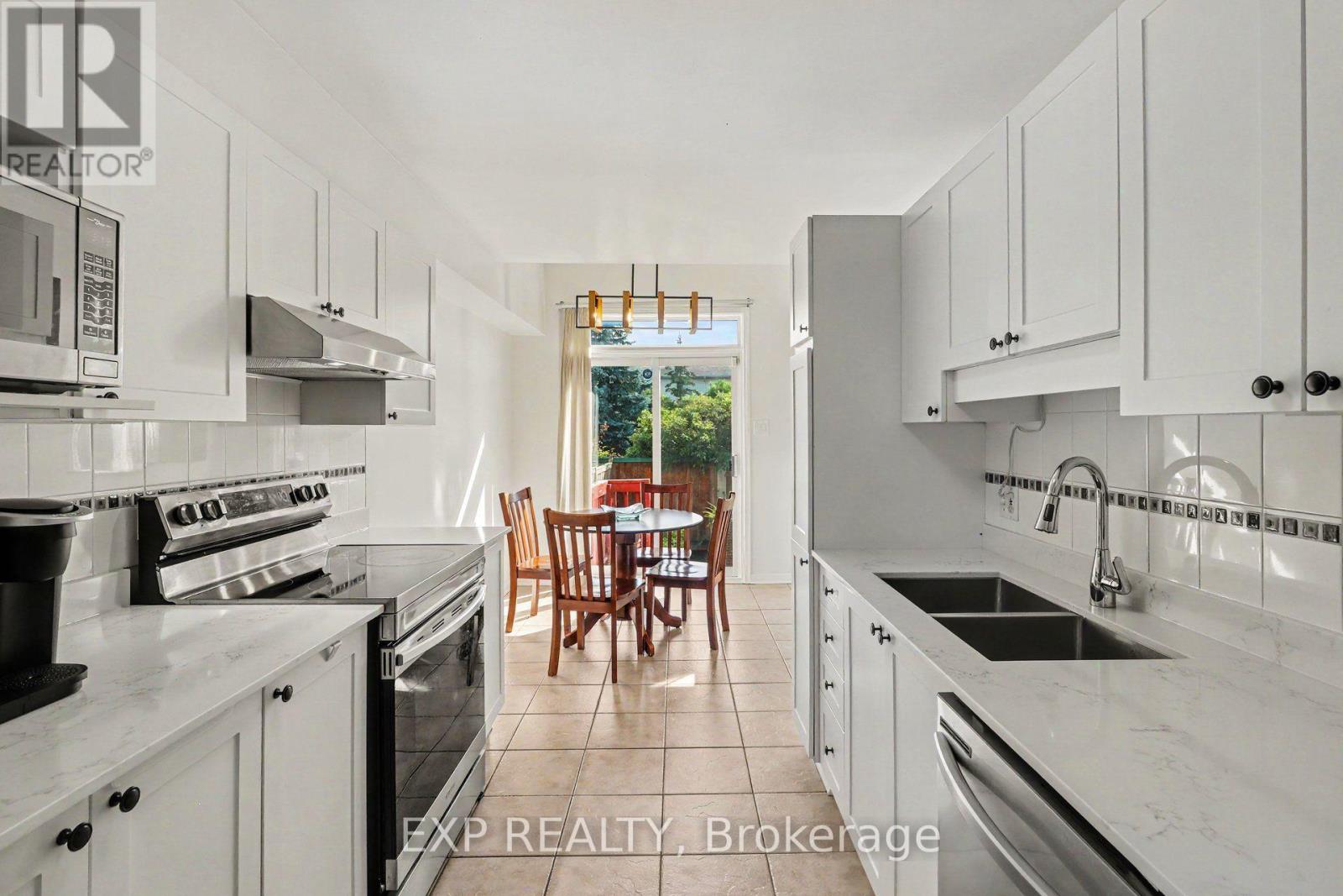 203 Duntroon Circle, Ottawa, Ontario  K1T 4C9 - Photo 13 - X13556326