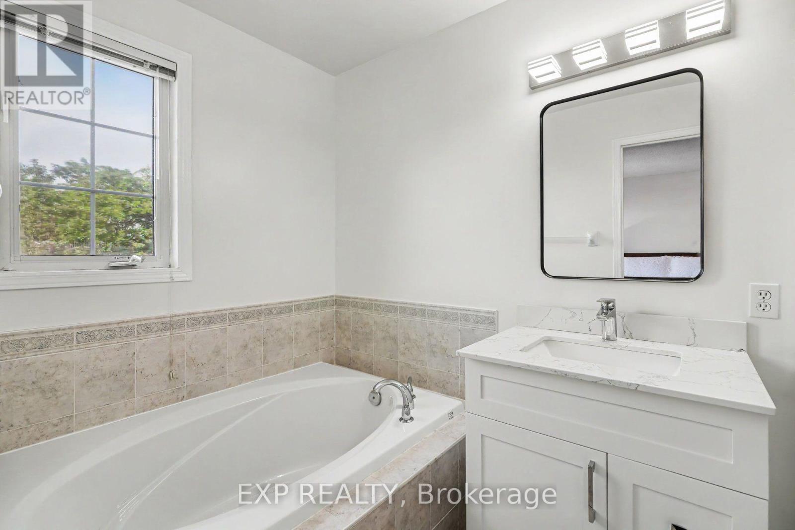 203 Duntroon Circle, Ottawa, Ontario  K1T 4C9 - Photo 26 - X13556326