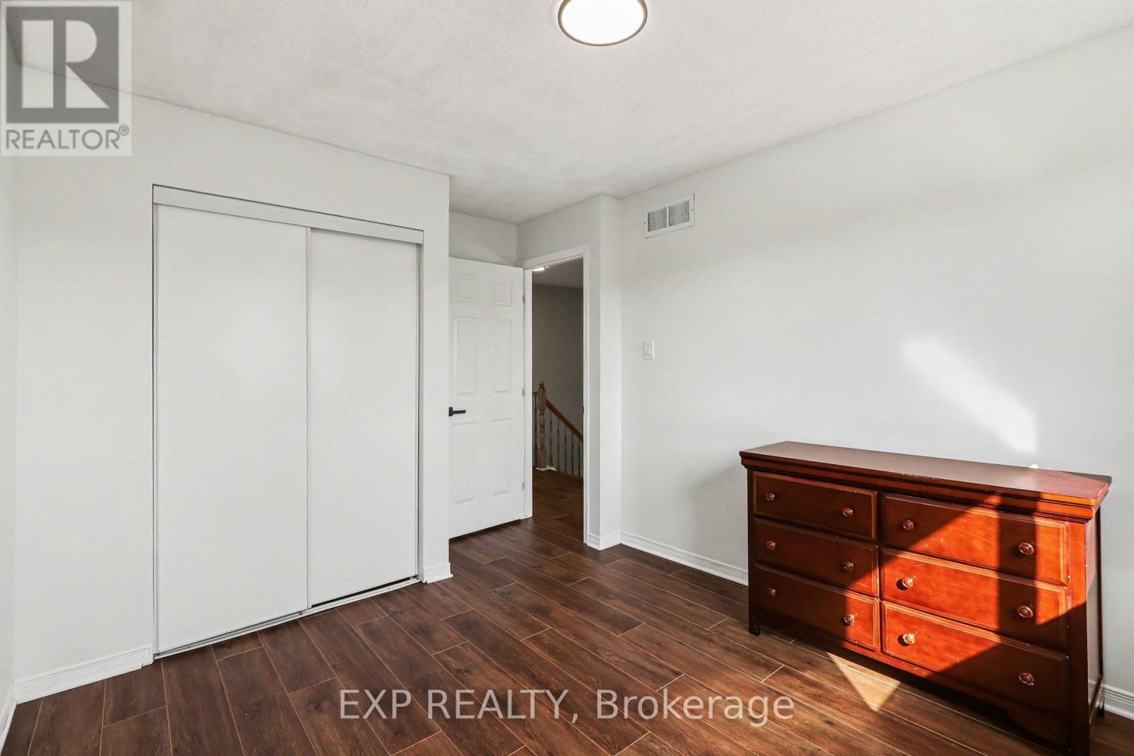 203 Duntroon Circle, Ottawa, Ontario  K1T 4C9 - Photo 29 - X13556326