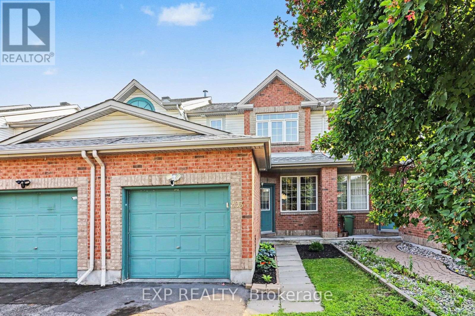 203 Duntroon Circle, Ottawa, Ontario  K1T 4C9 - Photo 3 - X13556326