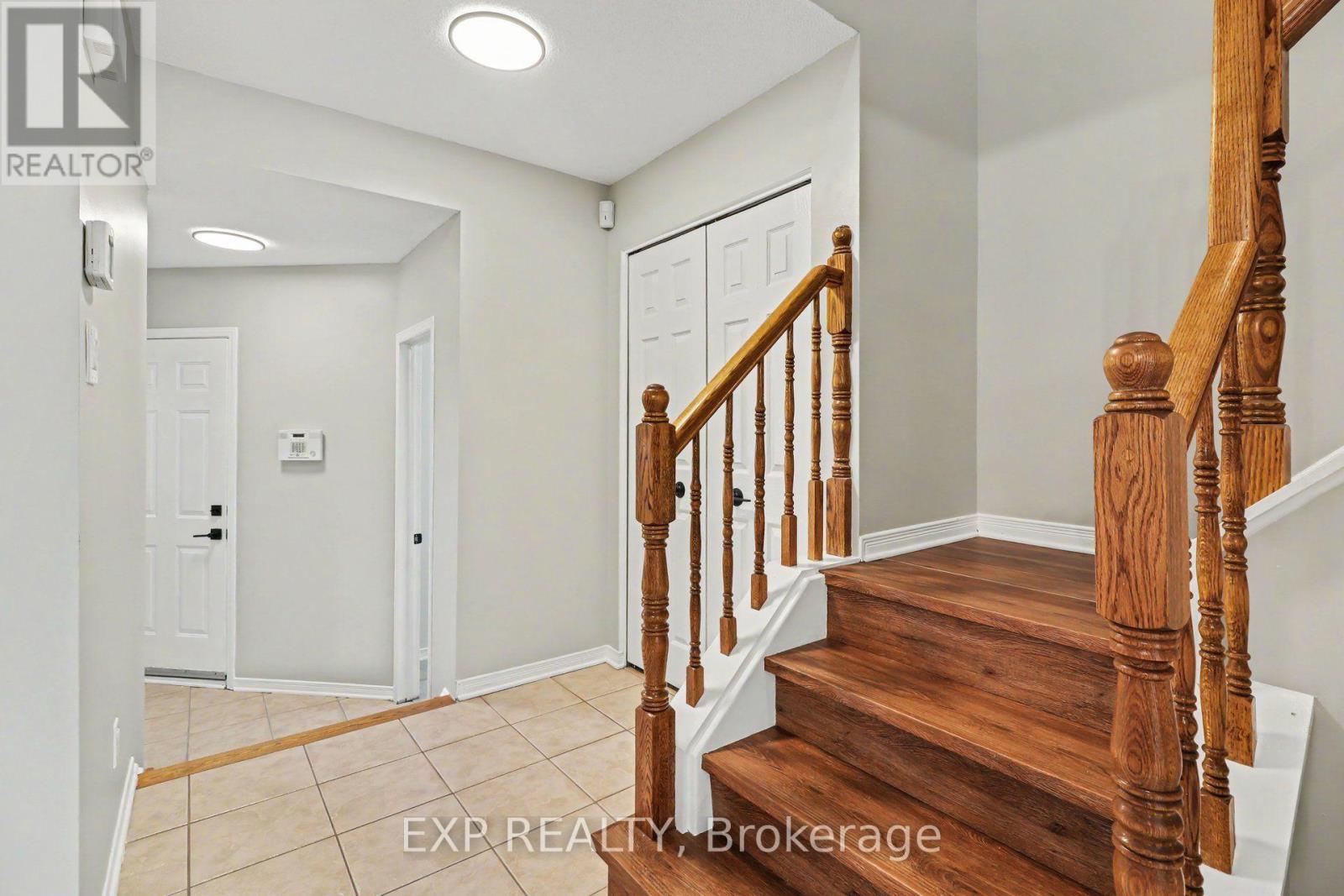 203 Duntroon Circle, Ottawa, Ontario  K1T 4C9 - Photo 6 - X13556326