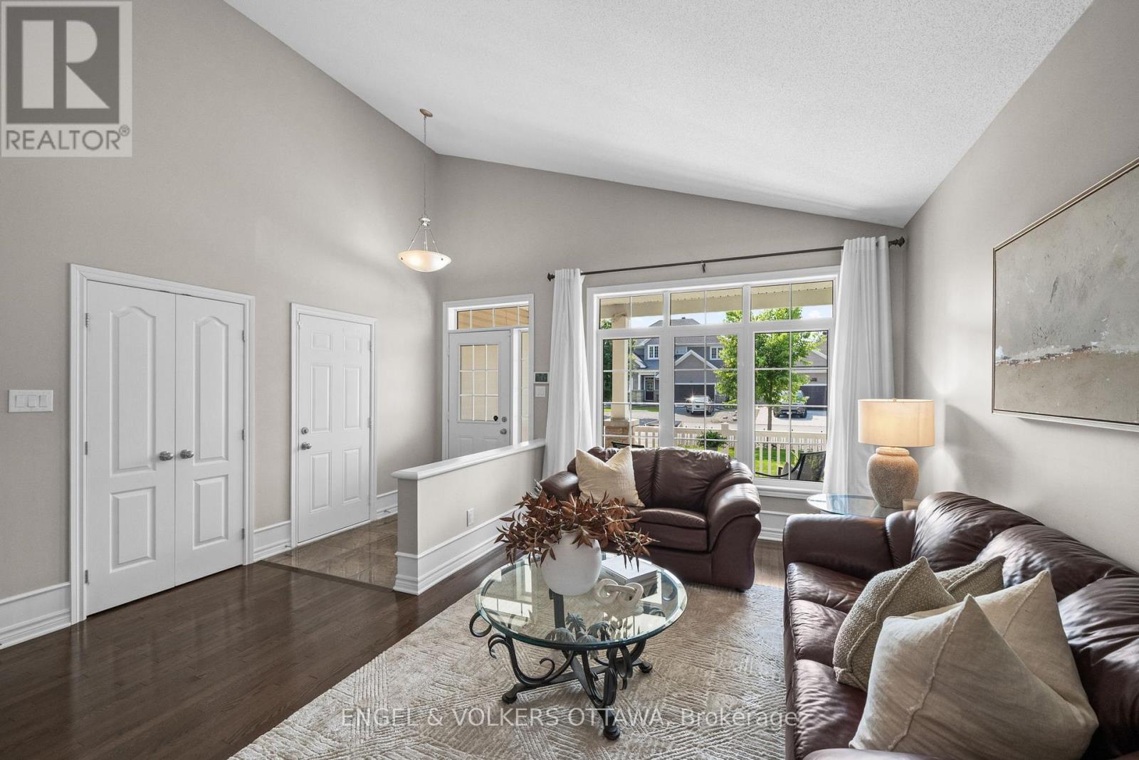 112 Equinelle Drive, North Grenville, Ontario  K0G 1J0 - Photo 7 - X13556382