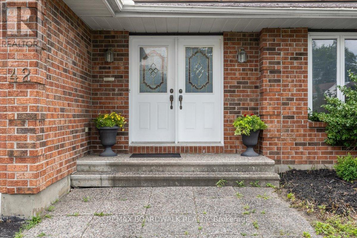 42 Pickwick Drive, Ottawa, Ontario  K2J 3E7 - Photo 3 - X13556792