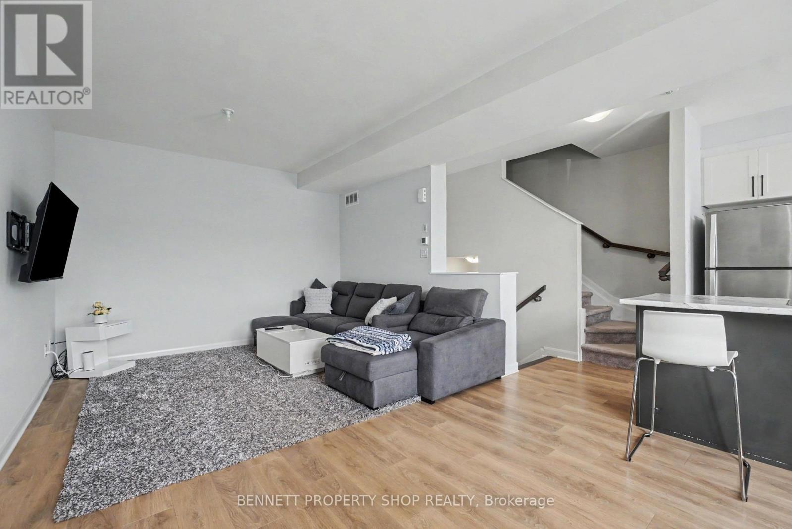 127 Attwell Private, Ottawa, Ontario  K2K 0P6 - Photo 2 - X13557156