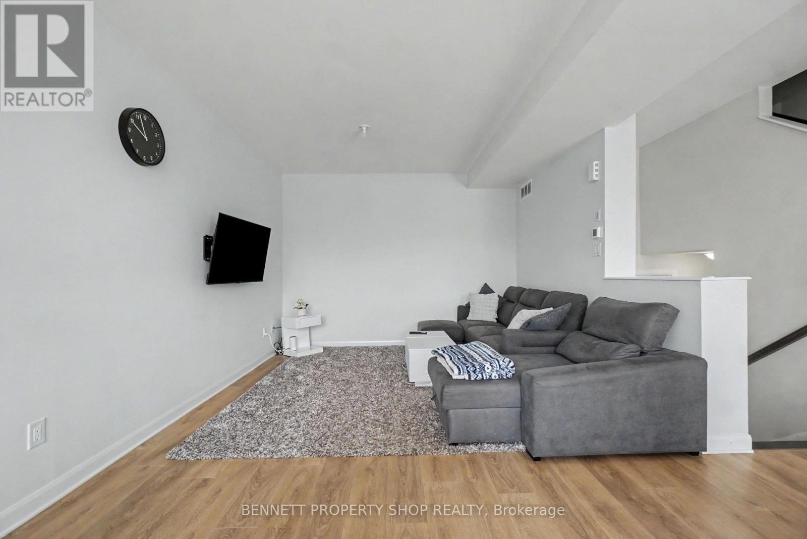 127 Attwell Private, Ottawa, Ontario  K2K 0P6 - Photo 3 - X13557156