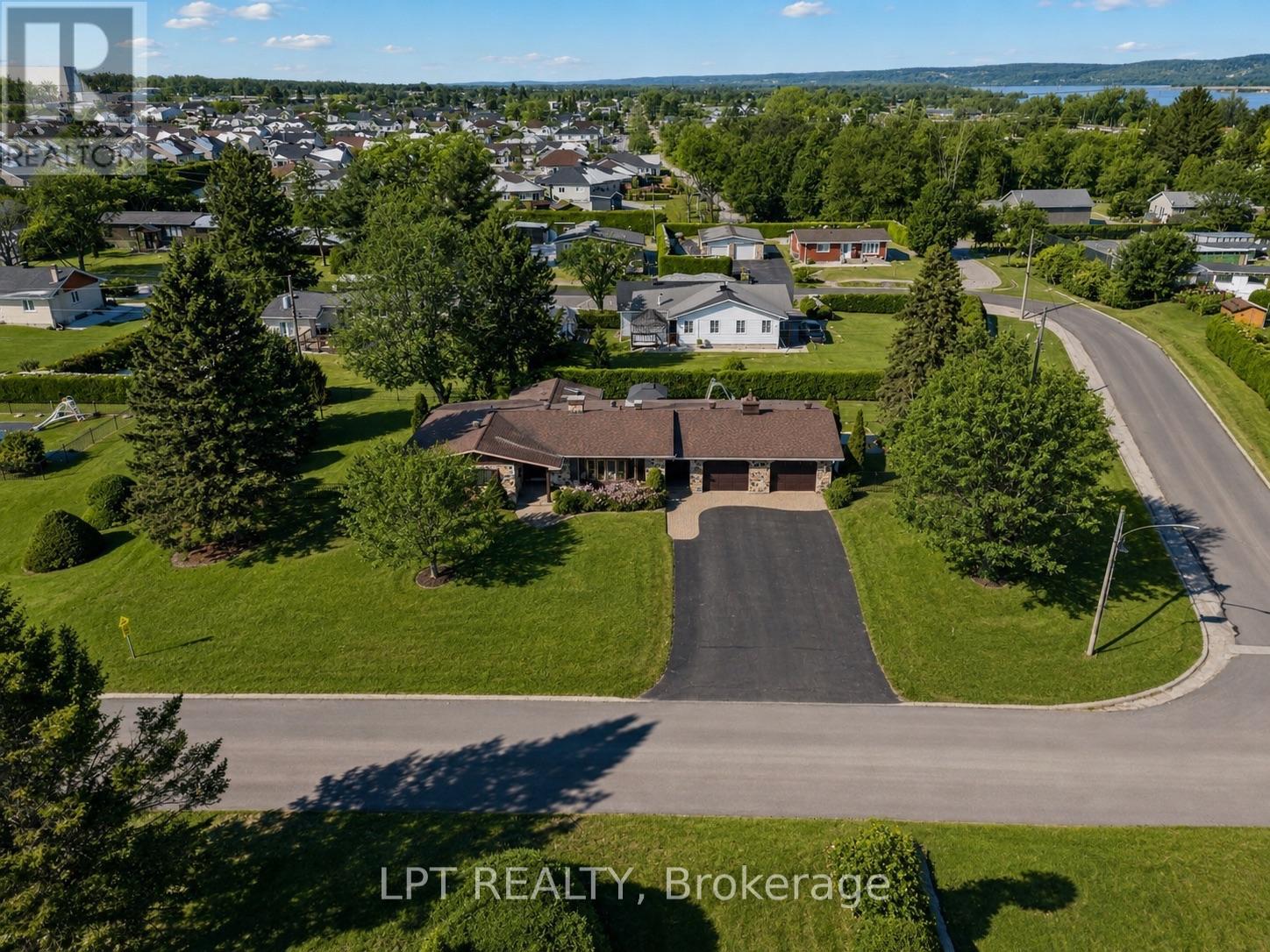 10 Orchard Street, Hawkesbury, Ontario  K6A 2V7 - Photo 32 - X13557348
