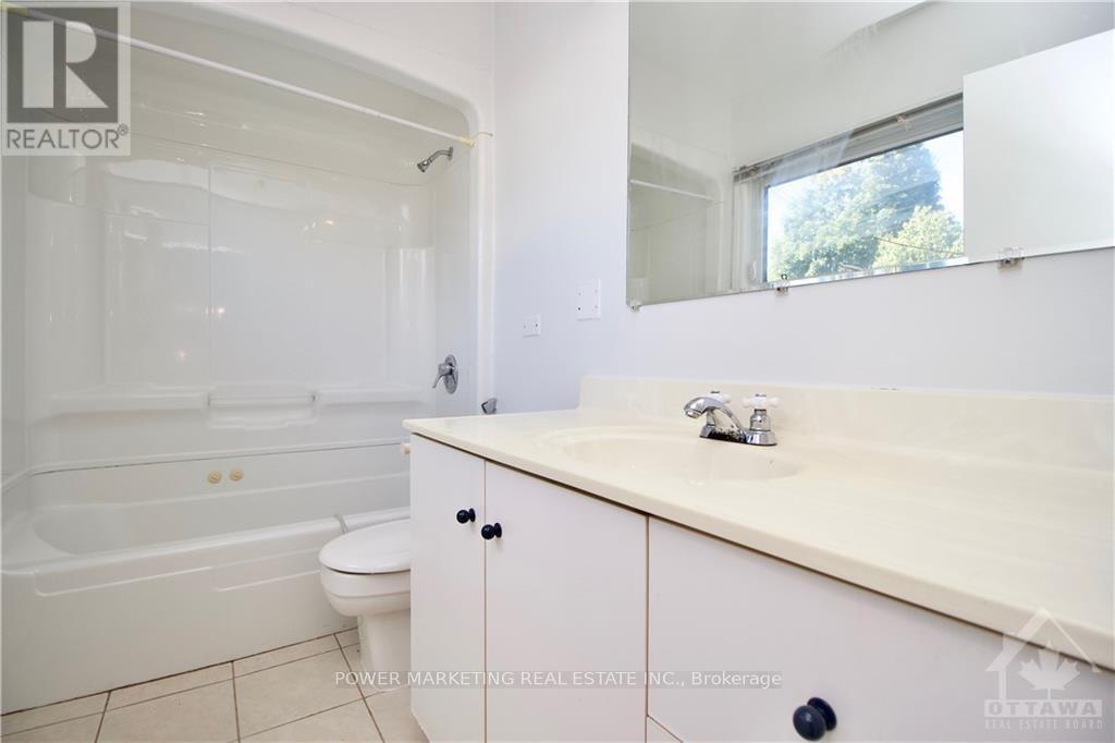 58 Aero Drive, Ottawa, Ontario  K2H 5E4 - Photo 11 - X13557352