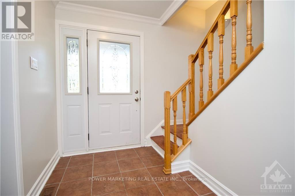 58 Aero Drive, Ottawa, Ontario  K2H 5E4 - Photo 3 - X13557352