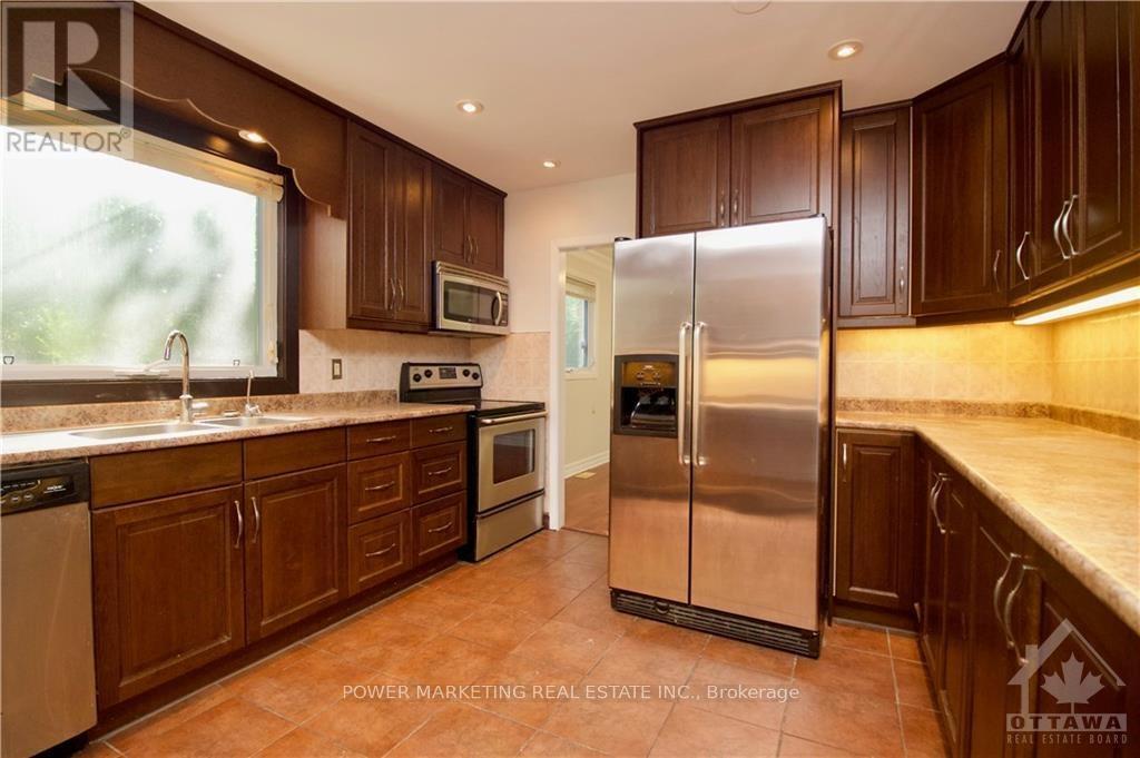 58 Aero Drive, Ottawa, Ontario  K2H 5E4 - Photo 8 - X13557352