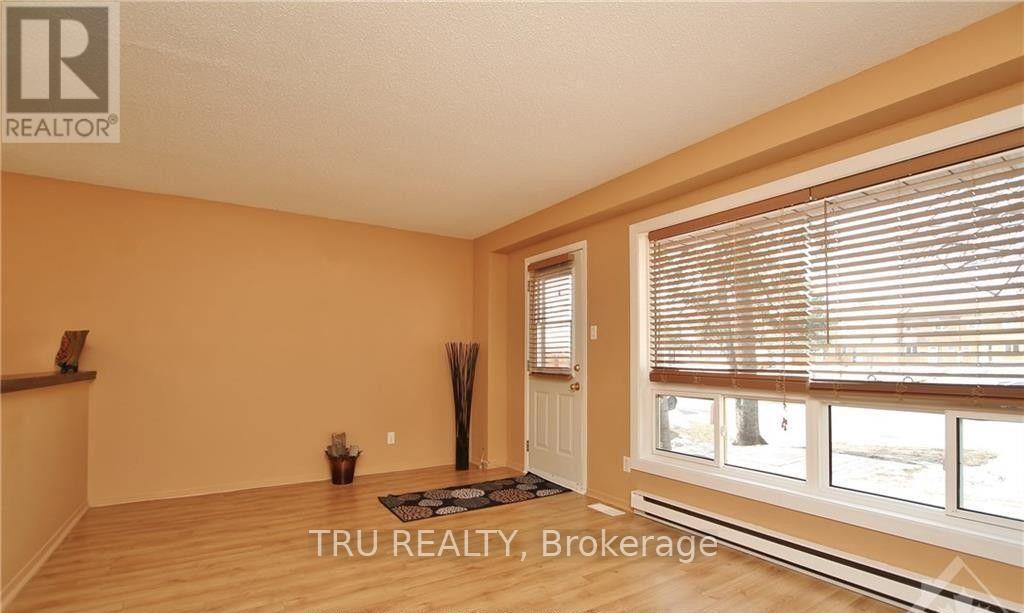 B - 302 Craig Henry Drive, Ottawa, Ontario  K2G 4H5 - Photo 8 - X13557354