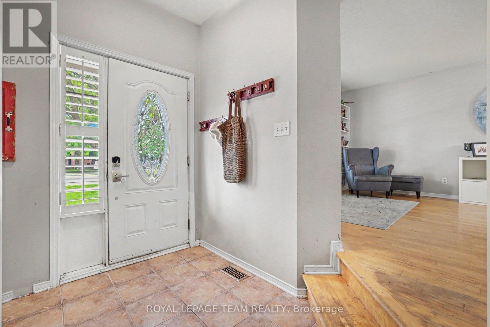 141 Grassy Plains Drive, Ottawa, Ontario  K2M 2R6 - Photo 4 - X13557380