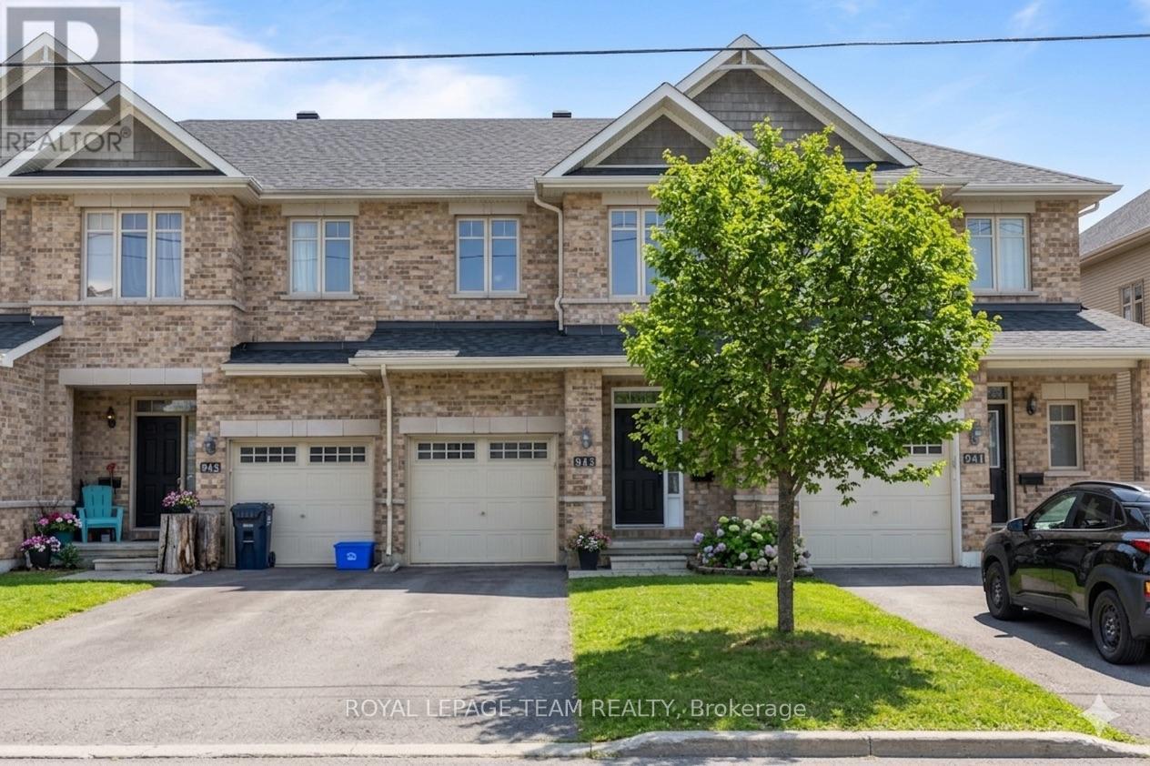 943 Klondike Road, Ottawa, Ontario  K2W 0E3 - Photo 1 - X13557736