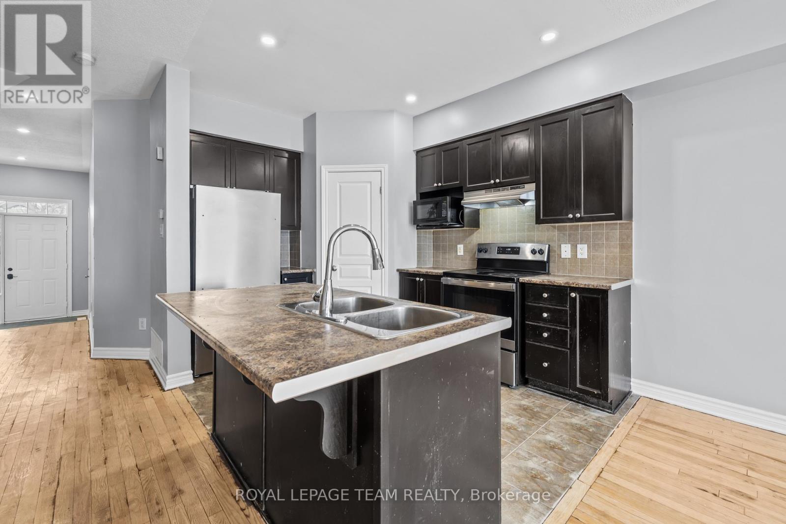 943 Klondike Road, Ottawa, Ontario  K2W 0E3 - Photo 8 - X13557736