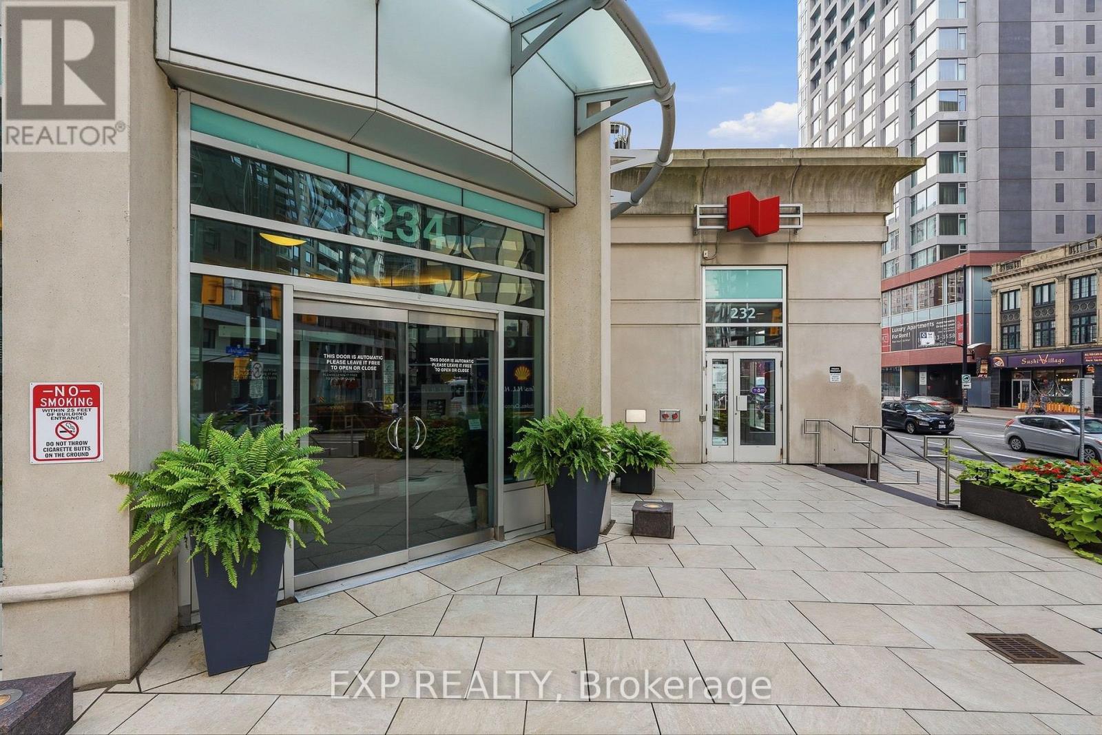 304 - 234 Rideau Street, Ottawa, Ontario  K1N 0A9 - Photo 2 - X13557838