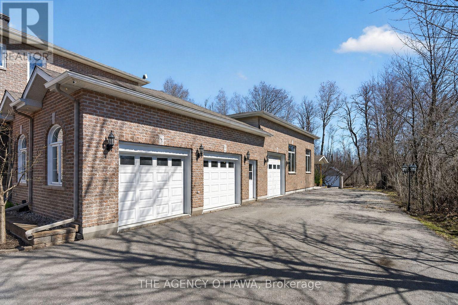 4633 Albion Road, Ottawa, Ontario  K1X 1A4 - Photo 3 - X13557862