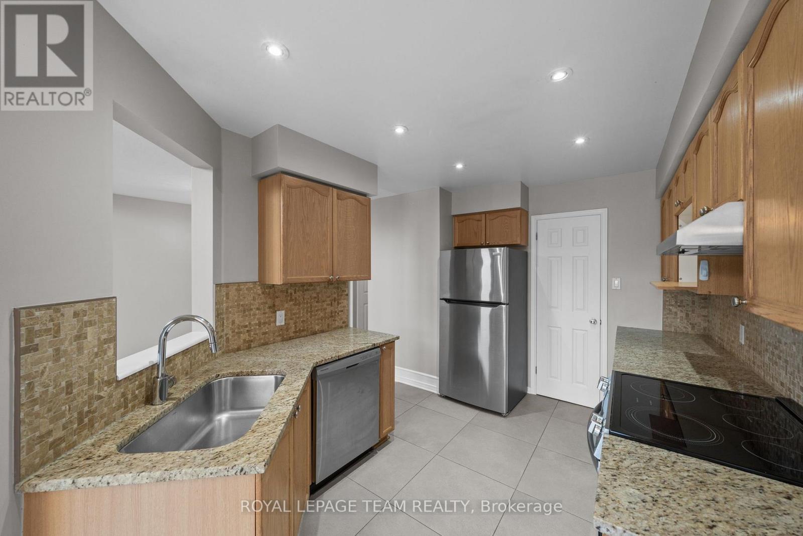 937 Goose River Avenue, Ottawa, Ontario  K1V 1T7 - Photo 13 - X13558124