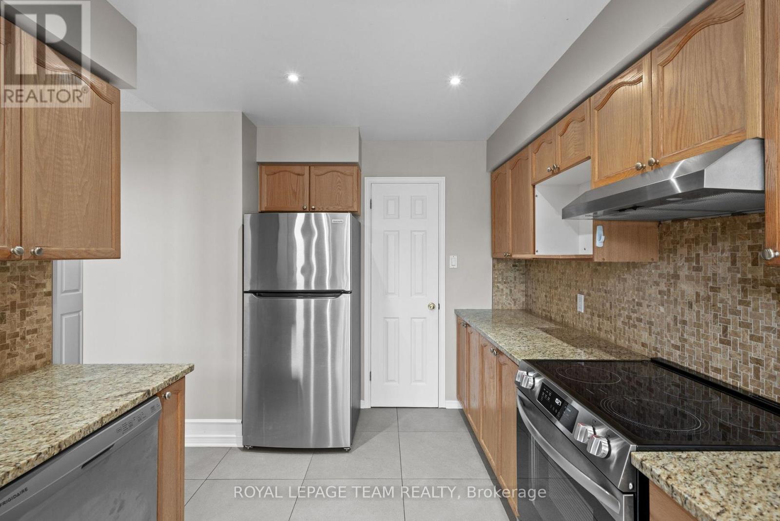 937 Goose River Avenue, Ottawa, Ontario  K1V 1T7 - Photo 14 - X13558124