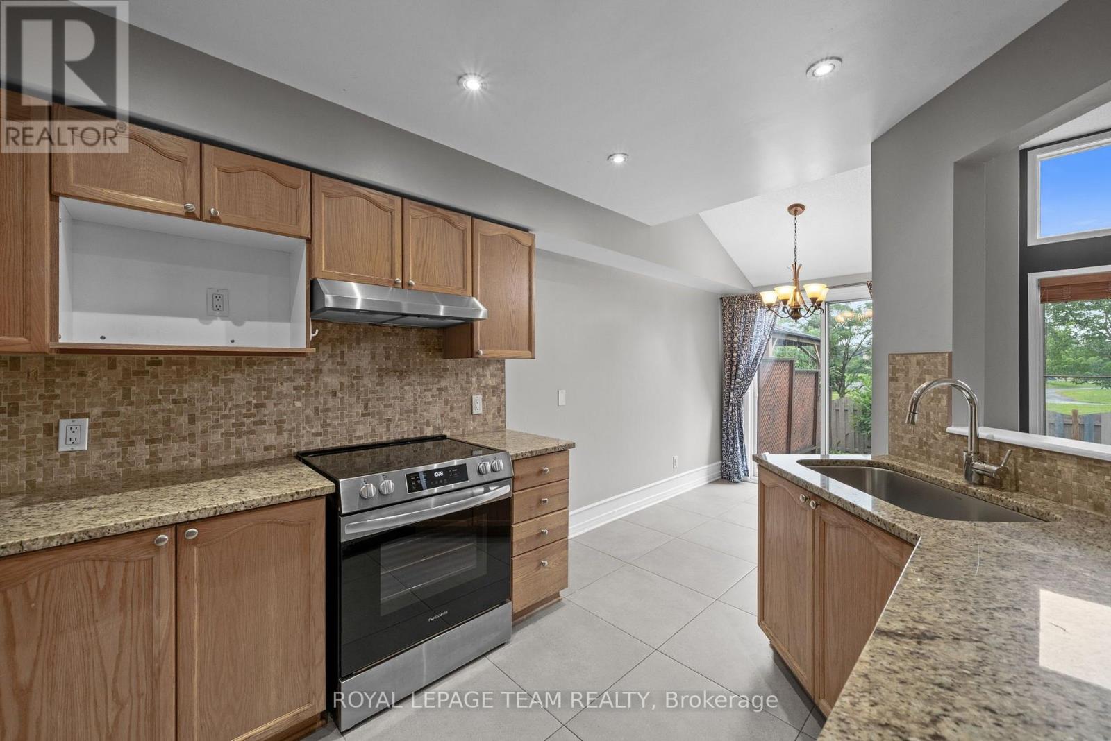 937 Goose River Avenue, Ottawa, Ontario  K1V 1T7 - Photo 15 - X13558124