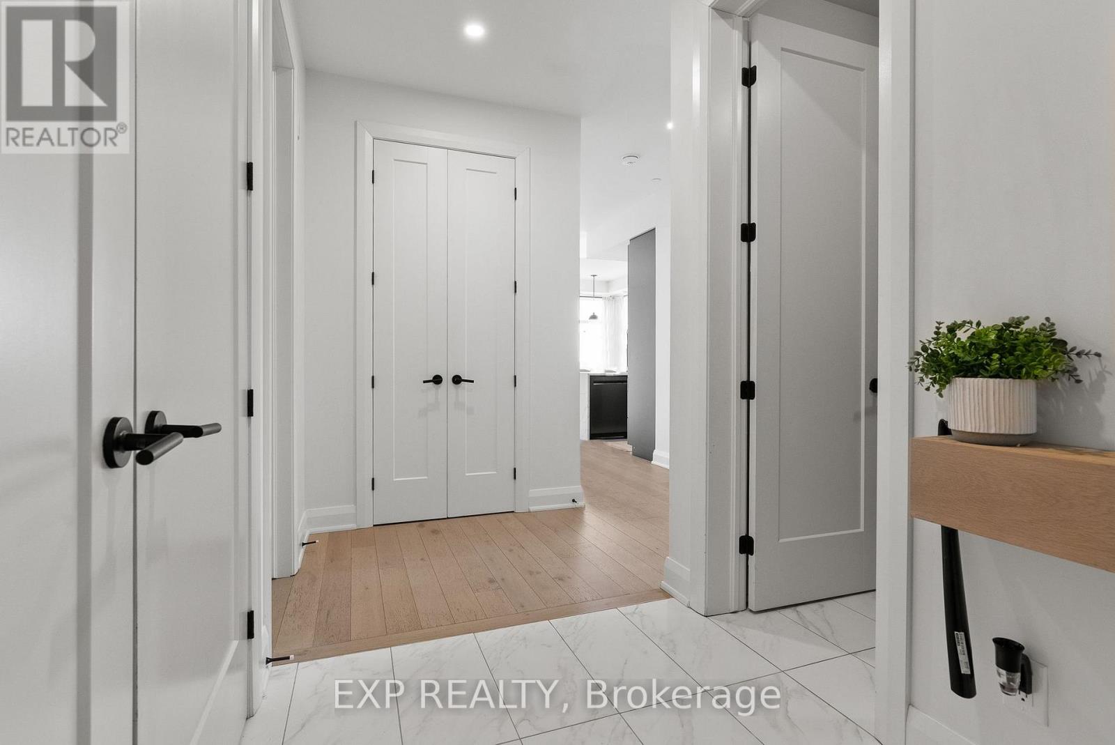 301 - 100 Cortile Private, Ottawa, Ontario  K1V 2S8 - Photo 5 - X13558244