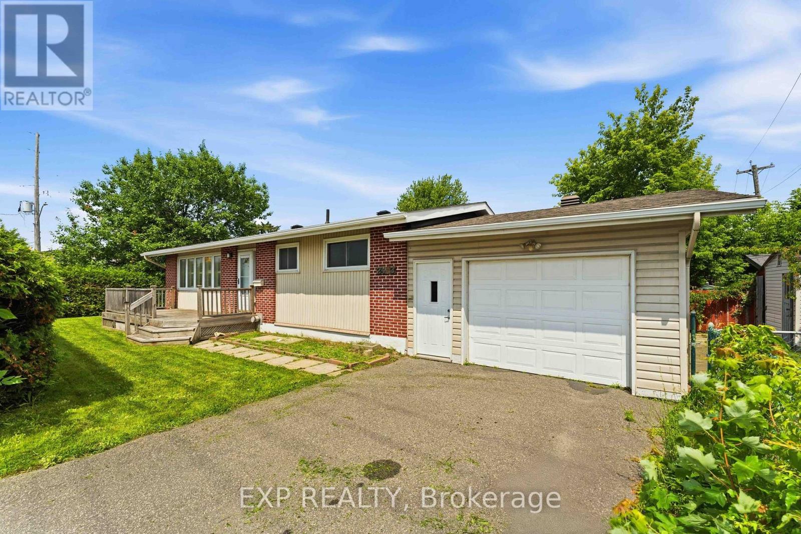2473 Walkley Road, Ottawa, Ontario  K1G 3H2 - Photo 2 - X13558342