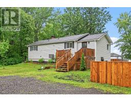 102 MOORHEAD DRIVE, Ottawa, Ontario