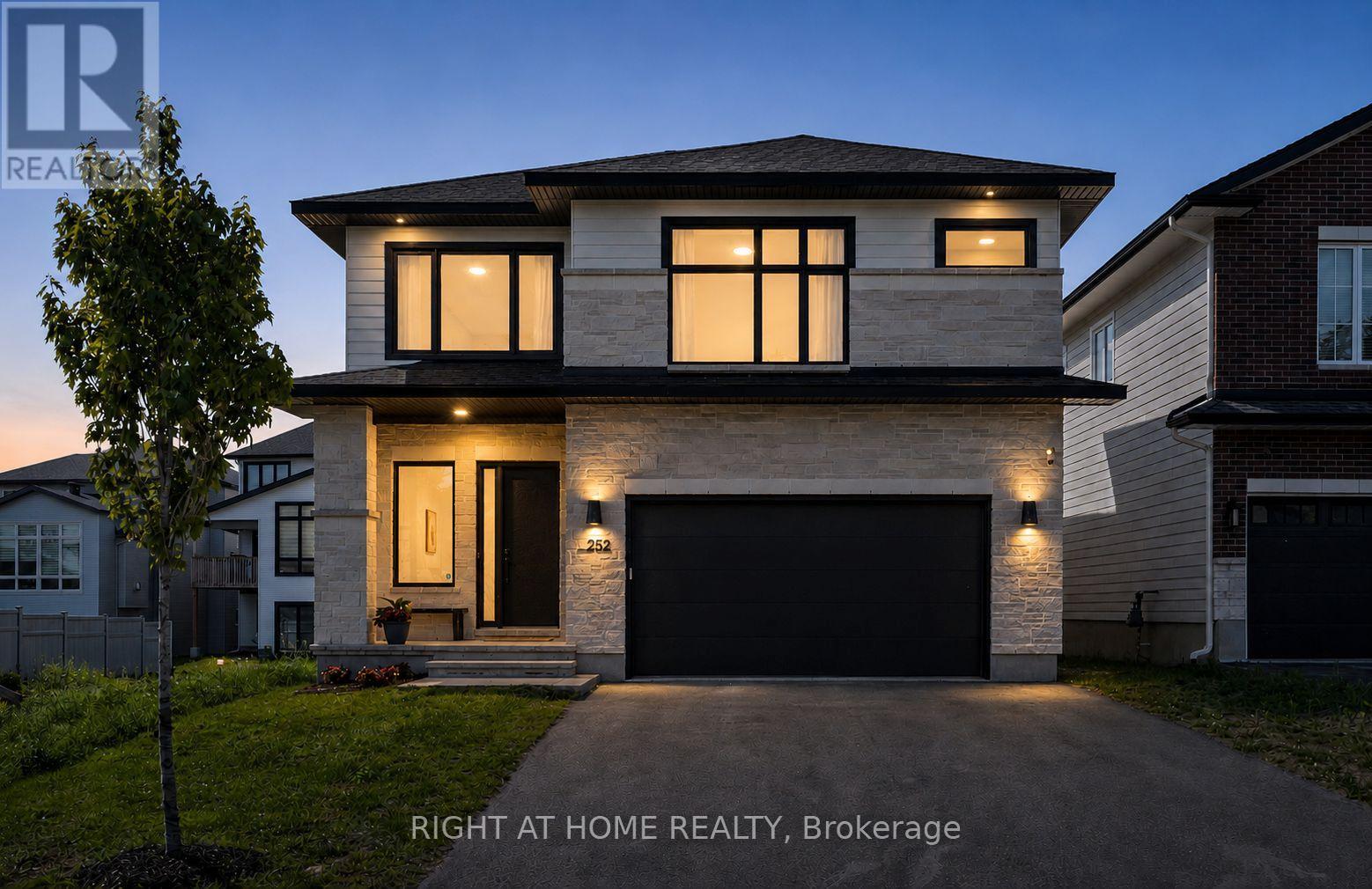 252 Ketchikan Crescent, Ottawa, Ontario  K2T 0S2 - Photo 1 - X13558940