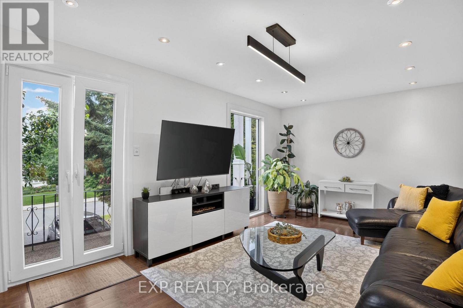 2490 Regina Street, Ottawa, Ontario  K2B 6X5 - Photo 4 - X13559342