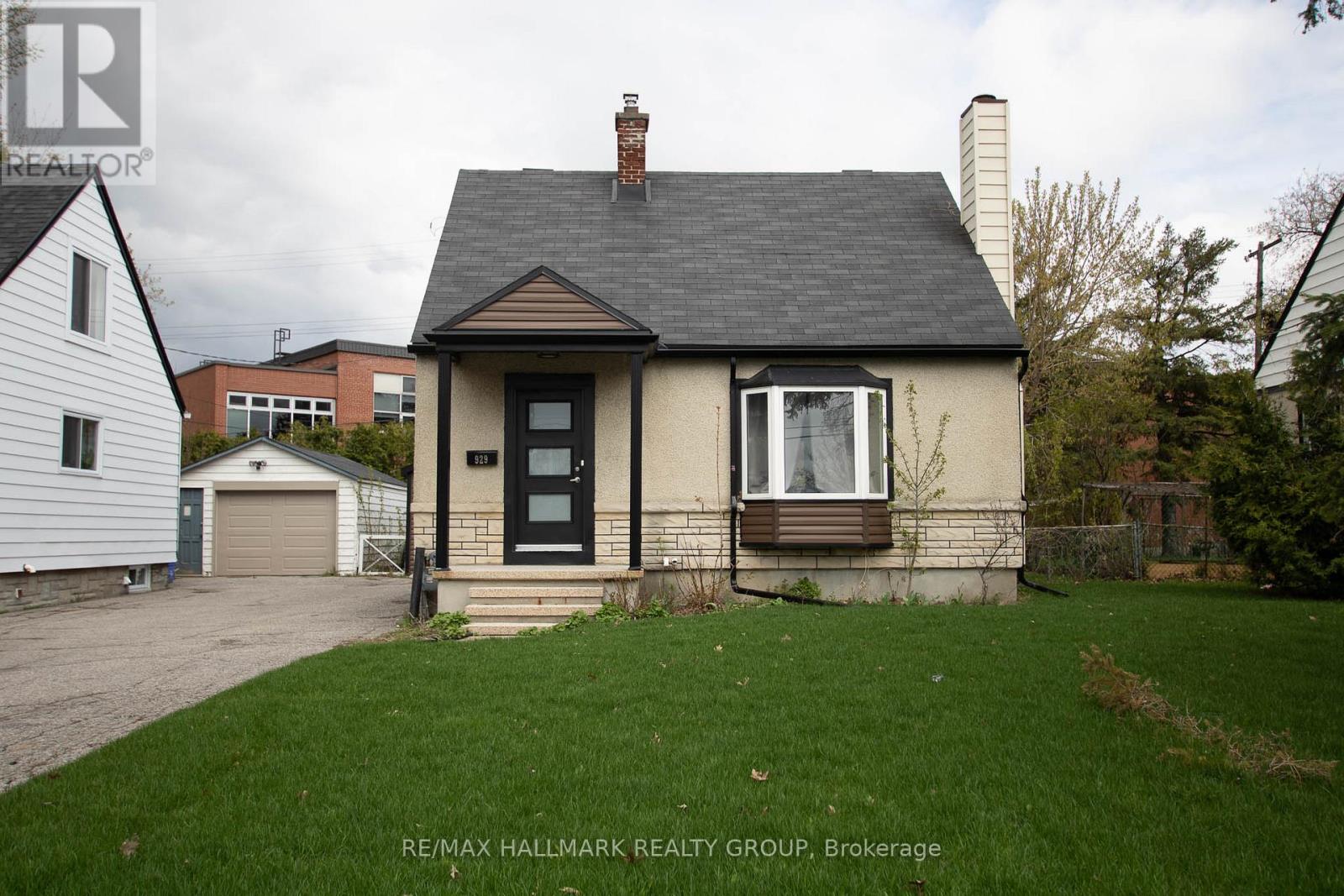 929 Merivale Road, Ottawa, Ontario  K1Z 5Z7 - Photo 1 - X13559360