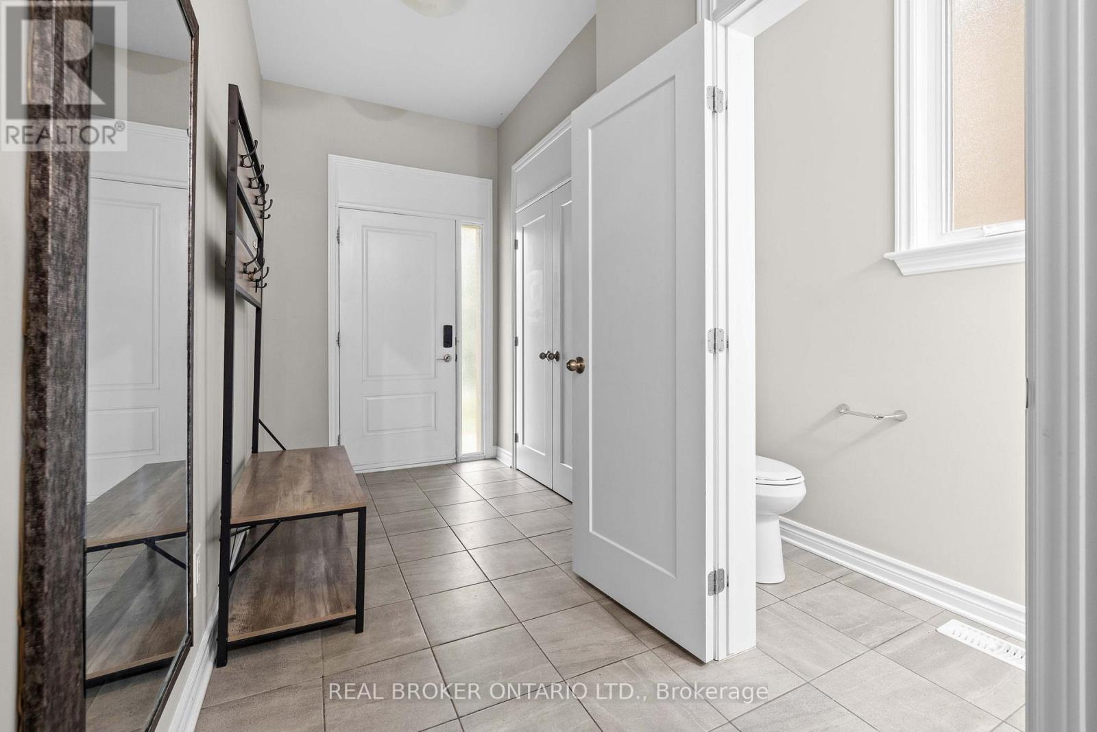 838 Cedar Creek Drive, Ottawa, Ontario  K1T 0N6 - Photo 3 - X13559418