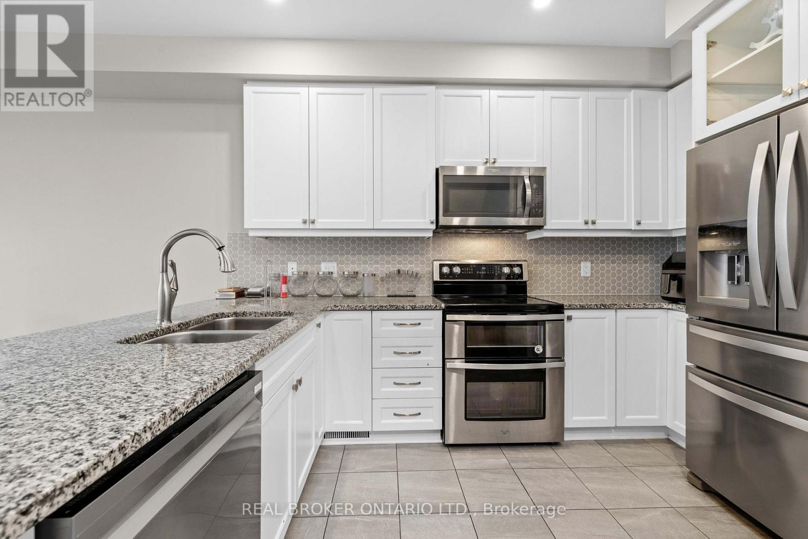 838 Cedar Creek Drive, Ottawa, Ontario  K1T 0N6 - Photo 7 - X13559418