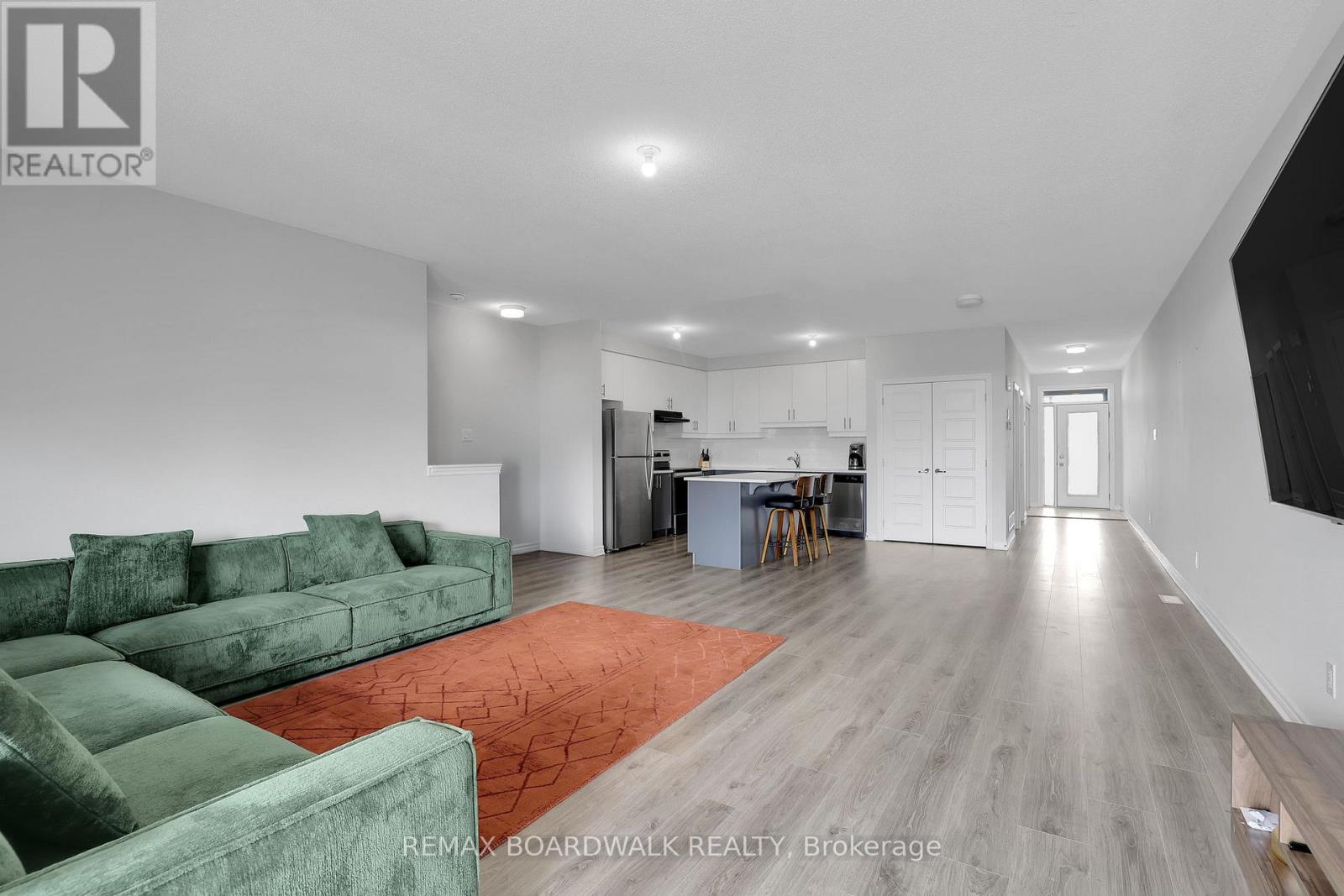 306 Pilot Private, Ottawa, Ontario  K2V 0S4 - Photo 2 - X13559872
