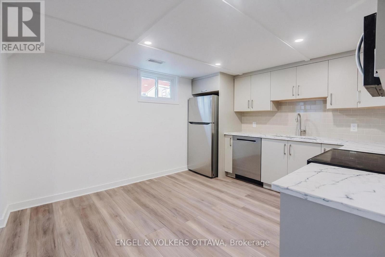 3 - 896 Pinewood Crescent, Ottawa, Ontario  K2B 5Y4 - Photo 13 - X13560198