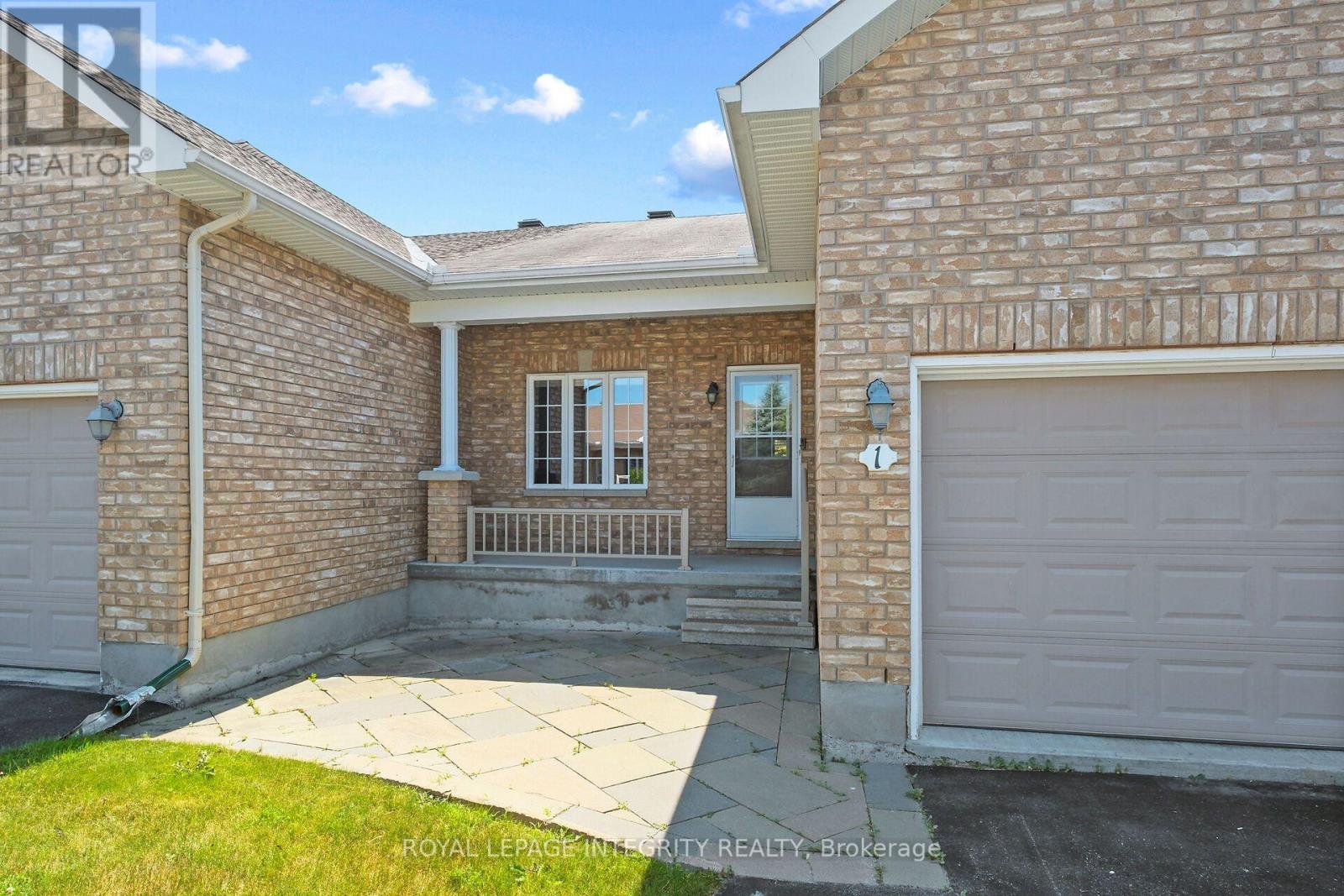 1 Moe Robillard Street, Arnprior, Ontario  K7S 0C2 - Photo 2 - X13560784