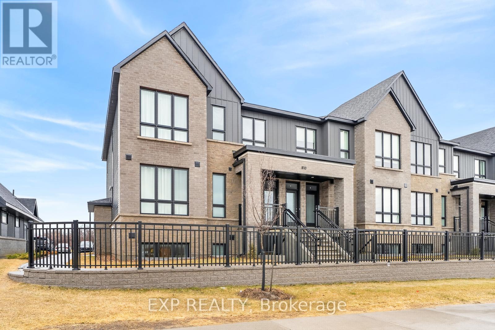 D - 810 Roger Griffiths Avenue, Ottawa, Ontario  K2S 3A9 - Photo 1 - X13561408